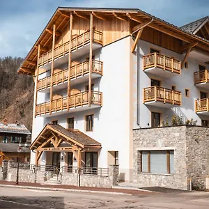https://htel-de-la-roche.hotels-rhonealpes.com