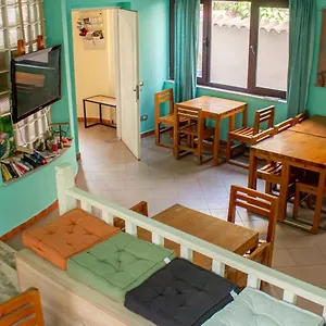 https://the-golden-rooster.hotels-in-tirana.com