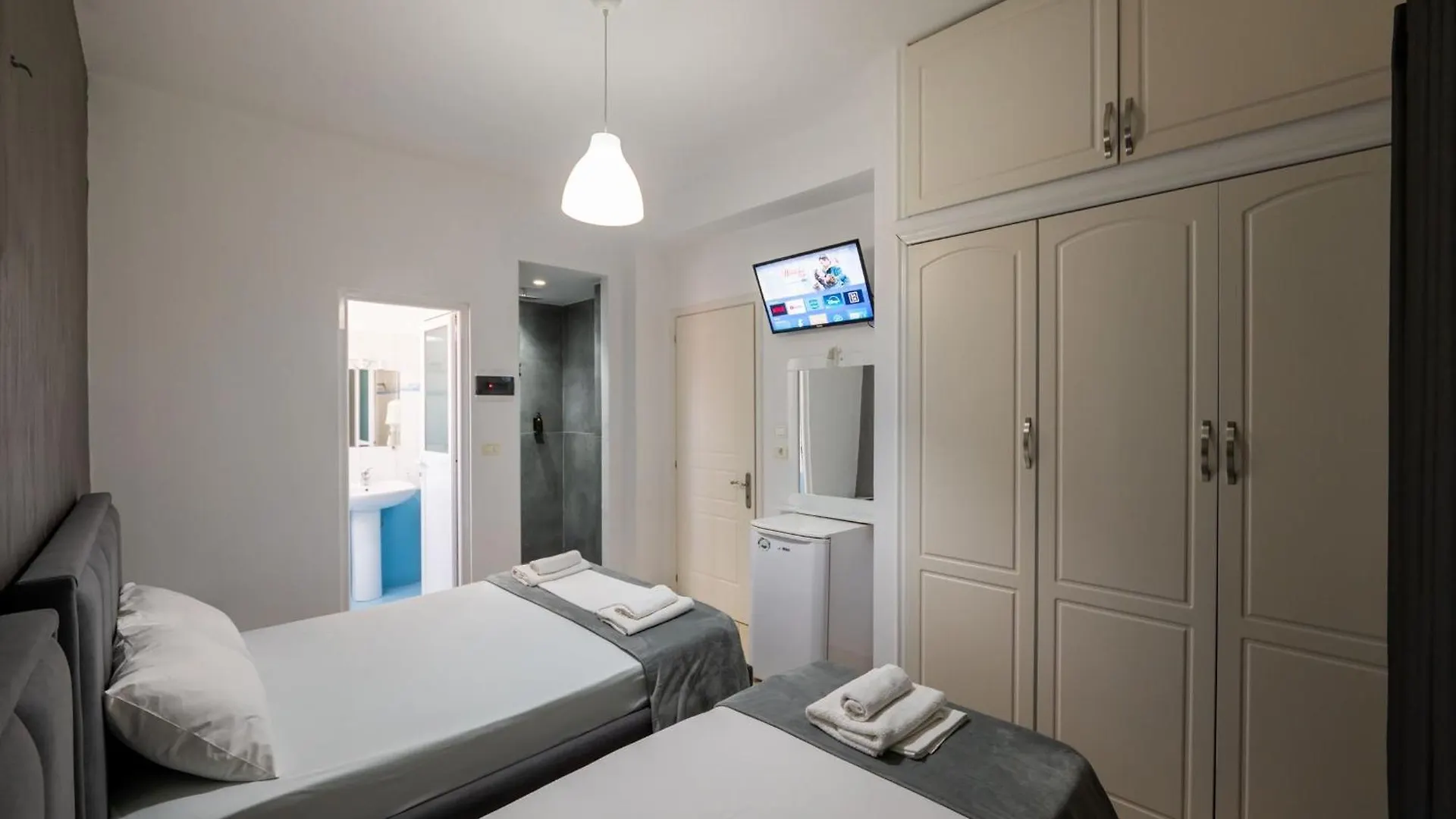 Hotel Two Mermaids Ksamil 3*,